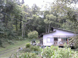 長野県菅平高原 ゆたか山荘 西側(坂上) 2025/09/08 12:00