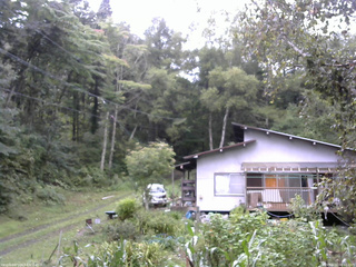 長野県菅平高原 ゆたか山荘 西側(坂上) 2025/09/11 08:00