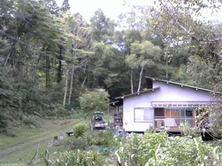 長野県菅平高原 ゆたか山荘 西側(坂上) 2025/09/15 12:00