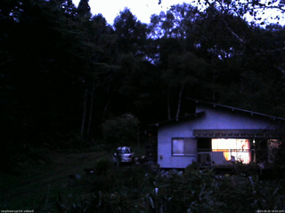 長野県菅平高原 ゆたか山荘 西側(坂上) 2025/09/20 18:00