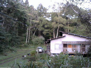 長野県菅平高原 ゆたか山荘 西側(坂上) 2025/09/22 05:45