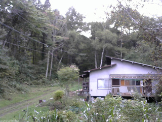 長野県菅平高原 ゆたか山荘 西側(坂上) 2025/09/26 16:45