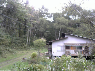 長野県菅平高原 ゆたか山荘 西側(坂上) 2025/09/28 16:00