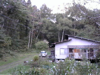 長野県菅平高原 ゆたか山荘 西側(坂上) 2025/09/30 17:00
