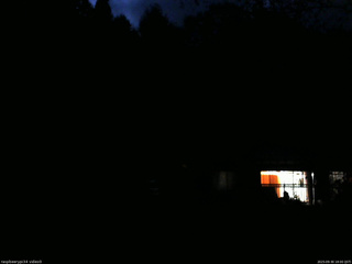 長野県菅平高原 ゆたか山荘 西側(坂上) 2025/09/30 18:00