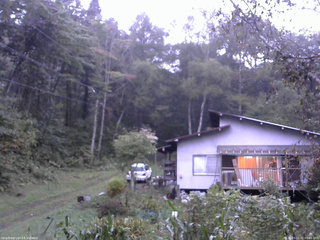長野県菅平高原 ゆたか山荘 西側(坂上) 2025/10/01 05:45