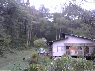 長野県菅平高原 ゆたか山荘 西側(坂上) 2025/10/01 06:15