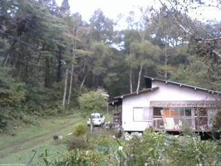 長野県菅平高原 ゆたか山荘 西側(坂上) 2025/10/01 06:45