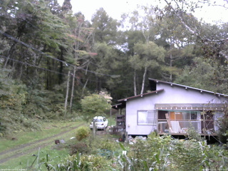 長野県菅平高原 ゆたか山荘 西側(坂上) 2025/10/01 14:15
