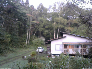 長野県菅平高原 ゆたか山荘 西側(坂上) 2025/10/02 05:45
