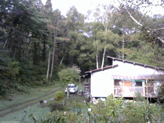 長野県菅平高原 ゆたか山荘 西側(坂上) 2025/10/02 07:00