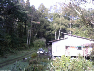 長野県菅平高原 ゆたか山荘 西側(坂上) 2025/10/02 07:15