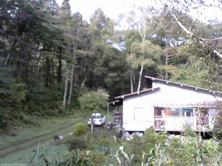 長野県菅平高原 ゆたか山荘 西側(坂上) 2025/10/02 08:00