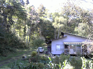 長野県菅平高原 ゆたか山荘 西側(坂上) 2025/10/02 12:00