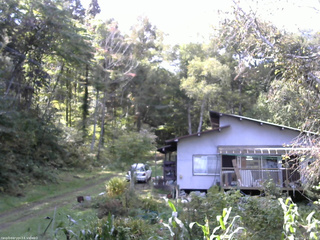 長野県菅平高原 ゆたか山荘 西側(坂上) 2025/10/02 12:15