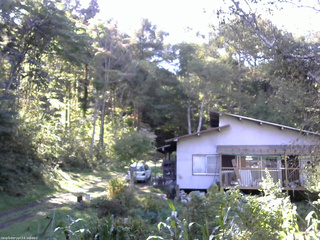 長野県菅平高原 ゆたか山荘 西側(坂上) 2025/10/02 14:00