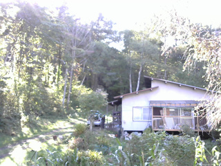 長野県菅平高原 ゆたか山荘 西側(坂上) 2025/10/02 14:45