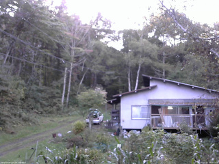 長野県菅平高原 ゆたか山荘 西側(坂上) 2025/10/02 16:00