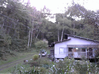 長野県菅平高原 ゆたか山荘 西側(坂上) 2025/10/02 16:15