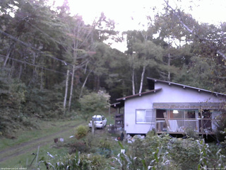 長野県菅平高原 ゆたか山荘 西側(坂上) 2025/10/02 16:45