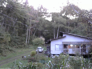 長野県菅平高原 ゆたか山荘 西側(坂上) 2025/10/02 17:15