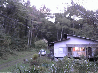 長野県菅平高原 ゆたか山荘 西側(坂上) 2025/10/02 17:30