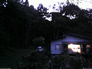 長野県菅平高原 ゆたか山荘 西側(坂上) 2025/10/02 17:45