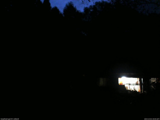 長野県菅平高原 ゆたか山荘 西側(坂上) 2025/10/02 18:00