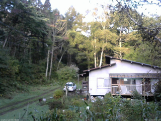 長野県菅平高原 ゆたか山荘 西側(坂上) 2025/10/03 06:15