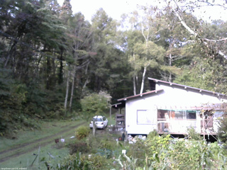 長野県菅平高原 ゆたか山荘 西側(坂上) 2025/10/03 07:45