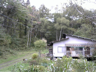 長野県菅平高原 ゆたか山荘 西側(坂上) 2025/10/03 12:45