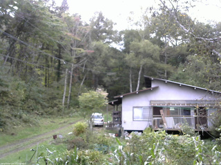 長野県菅平高原 ゆたか山荘 西側(坂上) 2025/10/03 14:15