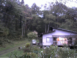 長野県菅平高原 ゆたか山荘 西側(坂上) 2025/10/04 05:45
