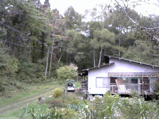 長野県菅平高原 ゆたか山荘 西側(坂上) 2025/10/05 12:15