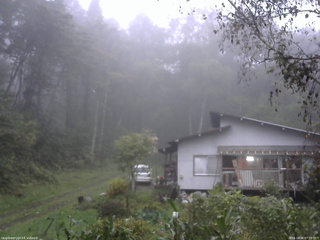 長野県菅平高原 ゆたか山荘 西側(坂上) 2025/10/06 07:15