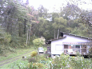 長野県菅平高原 ゆたか山荘 西側(坂上) 2025/10/06 08:45