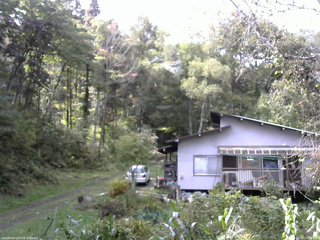 長野県菅平高原 ゆたか山荘 西側(坂上) 2025/10/06 12:00