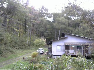 長野県菅平高原 ゆたか山荘 西側(坂上) 2025/10/06 14:15