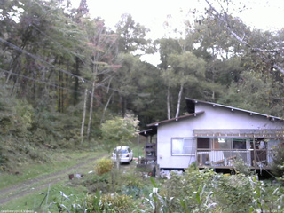 長野県菅平高原 ゆたか山荘 西側(坂上) 2025/10/06 15:45