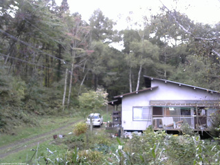 長野県菅平高原 ゆたか山荘 西側(坂上) 2025/10/06 16:00