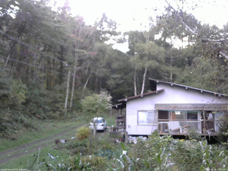 長野県菅平高原 ゆたか山荘 西側(坂上) 2025/10/06 16:15