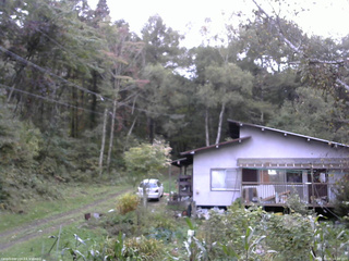 長野県菅平高原 ゆたか山荘 西側(坂上) 2025/10/06 16:30