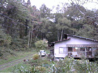 長野県菅平高原 ゆたか山荘 西側(坂上) 2025/10/06 16:45