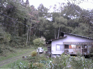 長野県菅平高原 ゆたか山荘 西側(坂上) 2025/10/06 17:15