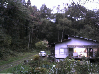長野県菅平高原 ゆたか山荘 西側(坂上) 2025/10/06 17:30