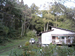 長野県菅平高原 ゆたか山荘 西側(坂上) 2025/10/07 06:15