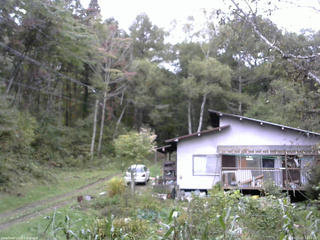 長野県菅平高原 ゆたか山荘 西側(坂上) 2025/10/07 12:15