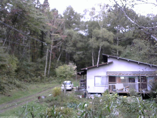 長野県菅平高原 ゆたか山荘 西側(坂上) 2025/10/07 16:00