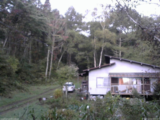 長野県菅平高原 ゆたか山荘 西側(坂上) 2025/10/08 05:45