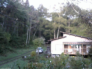 長野県菅平高原 ゆたか山荘 西側(坂上) 2025/10/08 06:45